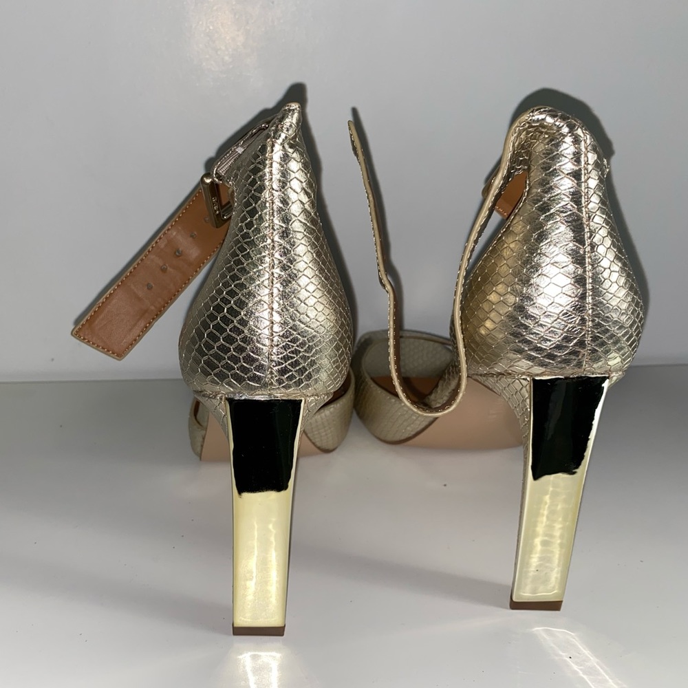 Heels - Picture 5 of 7